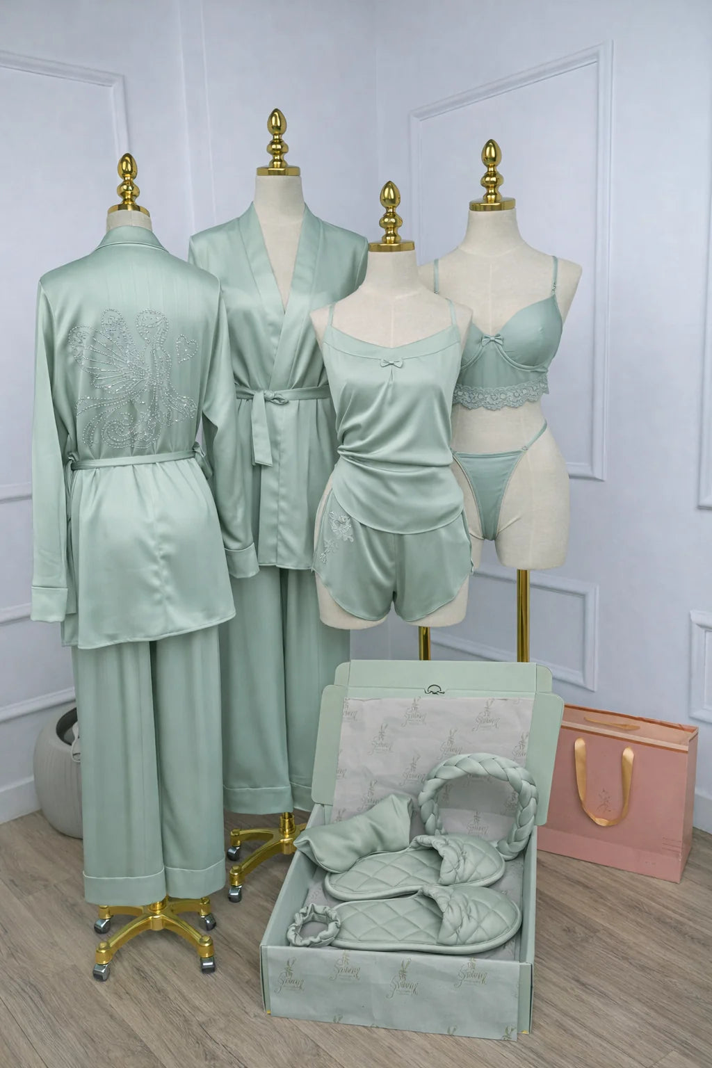 #Color_Mint green