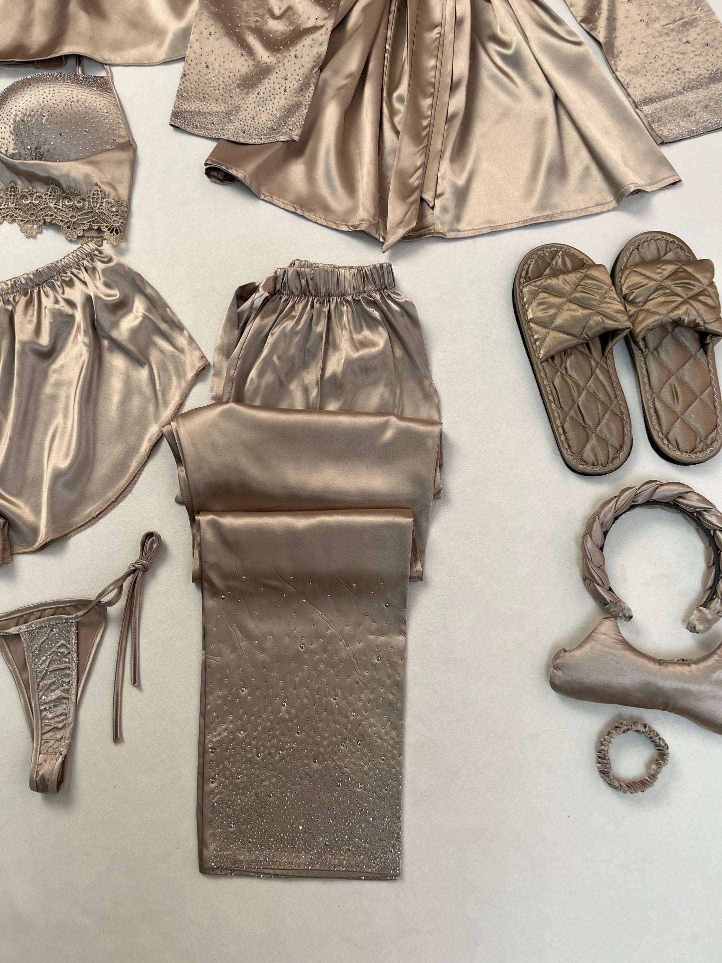 #Color_Beige