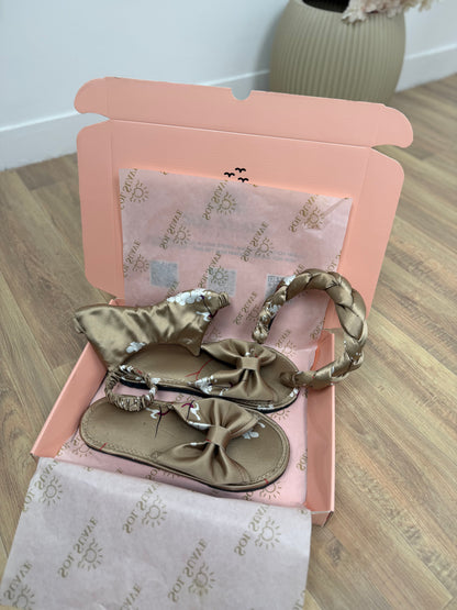 #Color_Beige
