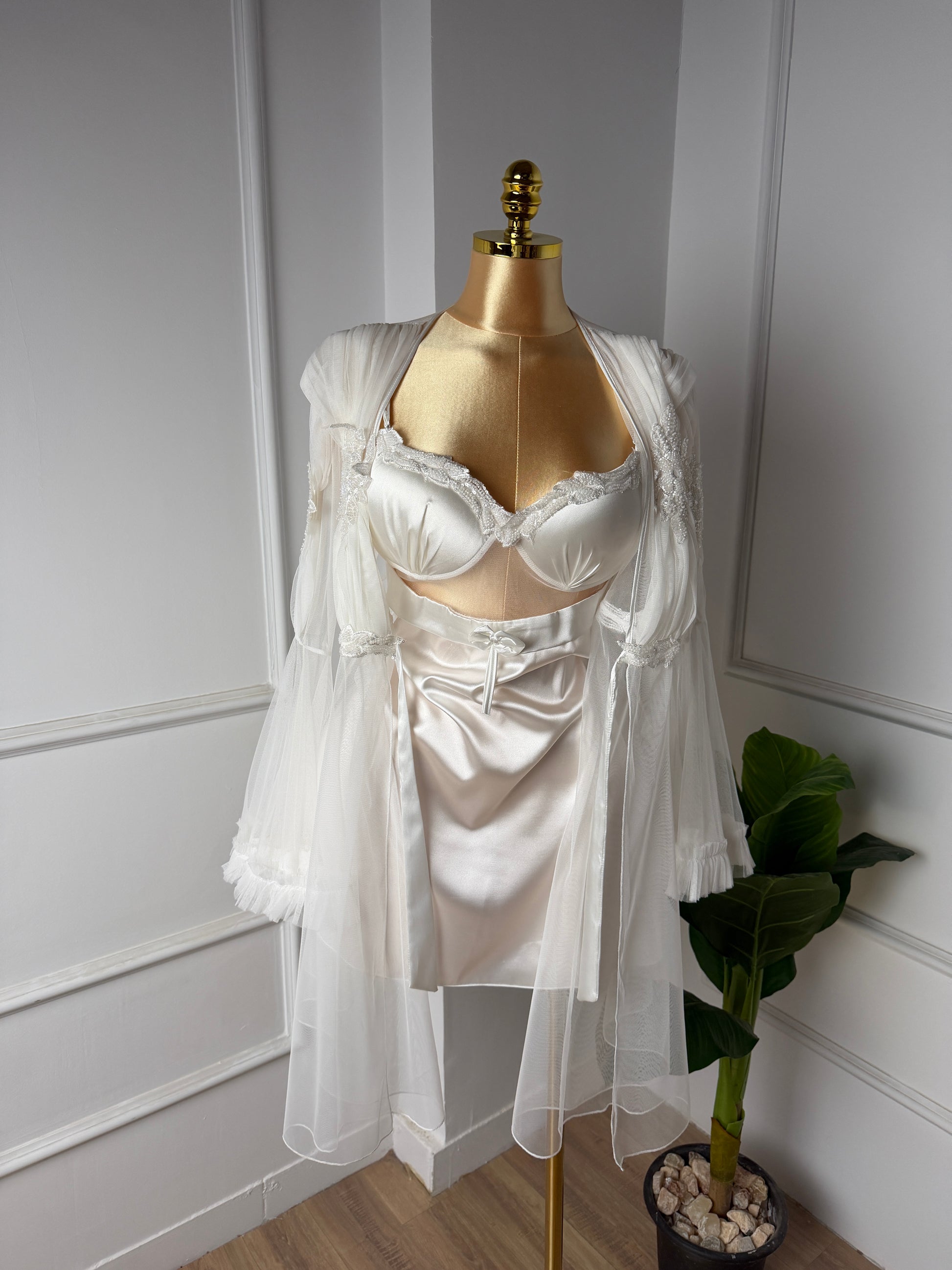 #Color_White