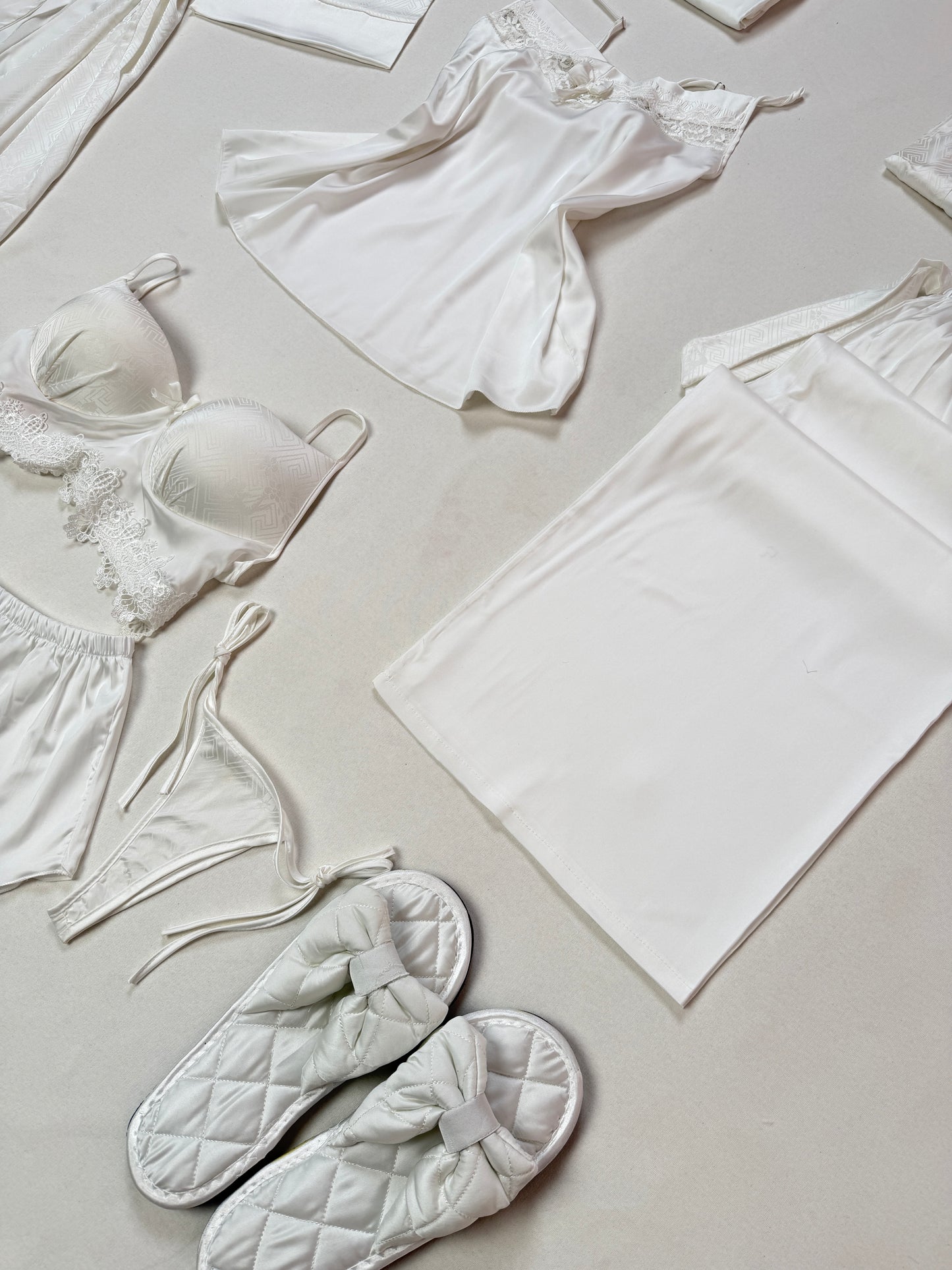 #Color_White
