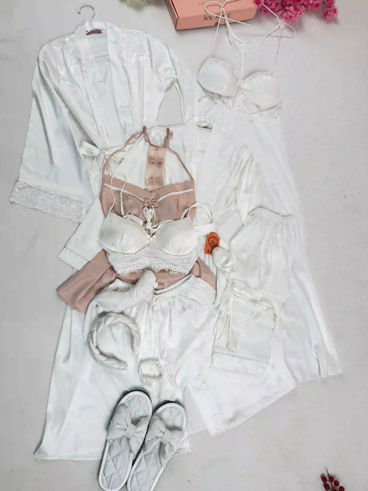 #Color_White