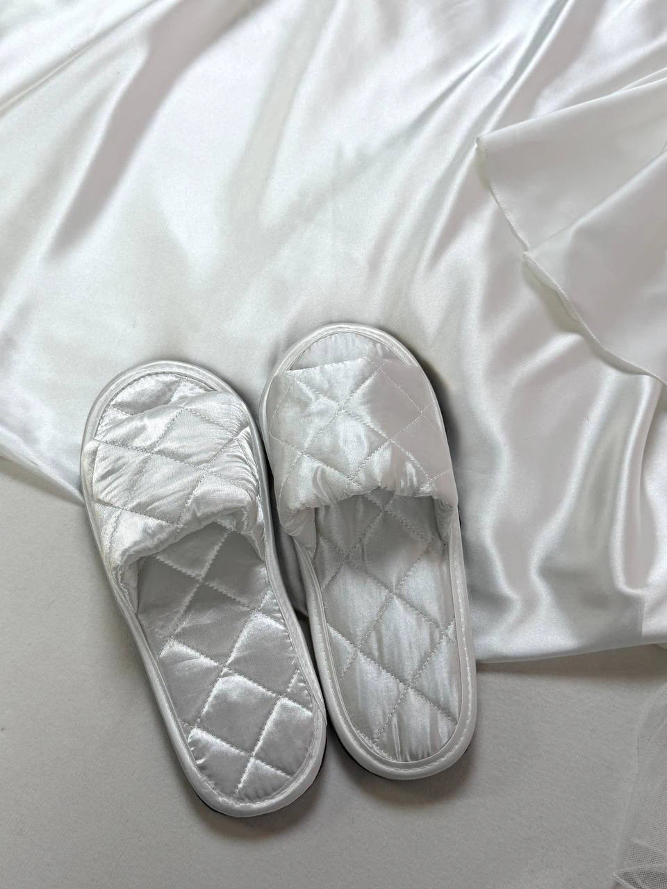 #Color_White